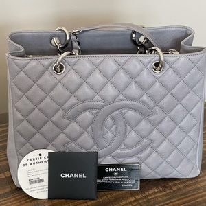 CHANEL
Caviar Quilted Grand Shopping Tote GST